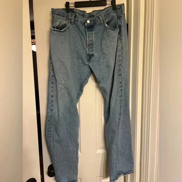 Levi’s distressed jeans size 38x32 - Picture 1 of 6